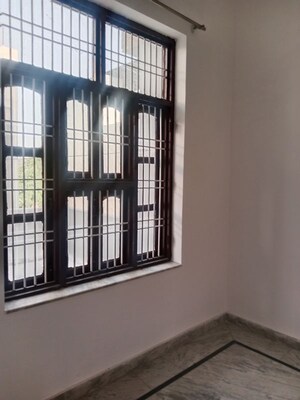 Room in 2 BHK Builder Floor at Sector 18 – for Rent