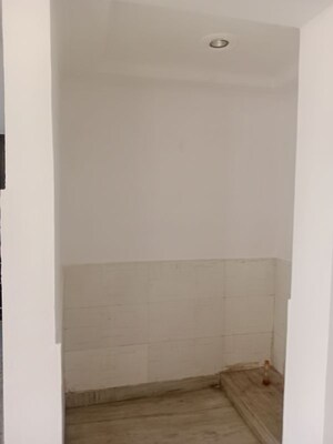 Room in 2 BHK Builder Floor at Sector 18 – for Rent