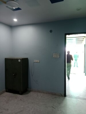 Room in 1 BHK Builder Floor at Sector 18 – for Rent