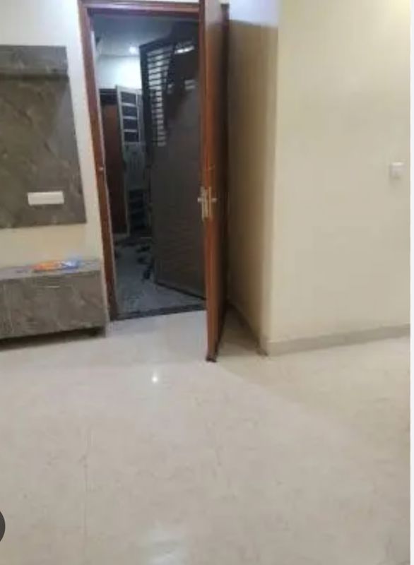 3 BHK + Pooja Room 120 Sq.Yd. Builder Floor in Amolik Residency