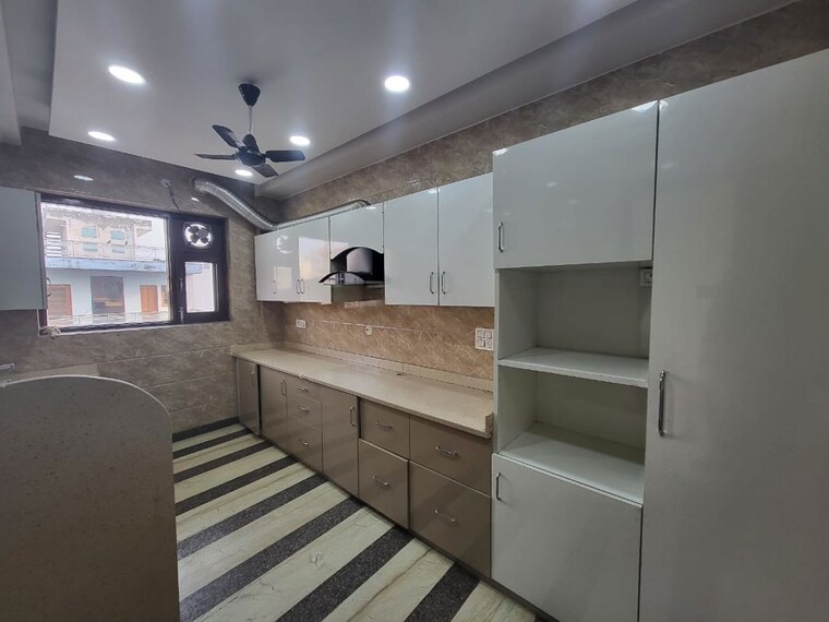 Kitchen, sector 10a 3 Bedroom 2100 Sq.Ft. Builder Floor In Sector 10a Gurgaon 10434783
