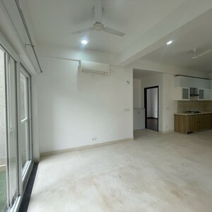 Room in 3 BHK Apartment at BPTP Amstoria Country Floor, Sector 102 – for Rent