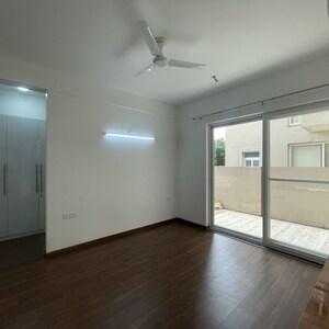 Room in 3 BHK Apartment at BPTP Amstoria Country Floor, Sector 102 – for Rent