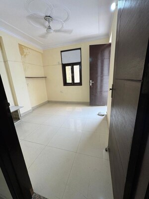 Room in 1 BHK Builder Floor at Chattarpur – for Rent