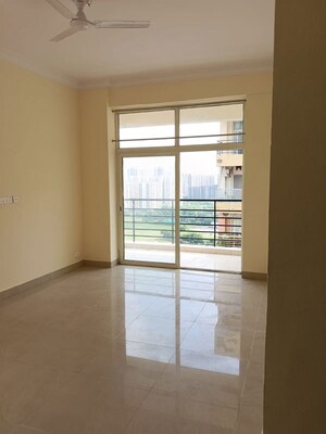 Room in 3 BHK Apartment at Sikka Kimaantra Greens, Sector 79 – for Rent