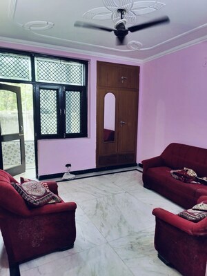 Bedroom in 2 BHK Builder Floor at Sector 52 – for Rent