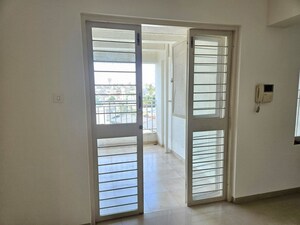 Room in 2 BHK Apartment at Majestic Towers, Katraj – for Rent