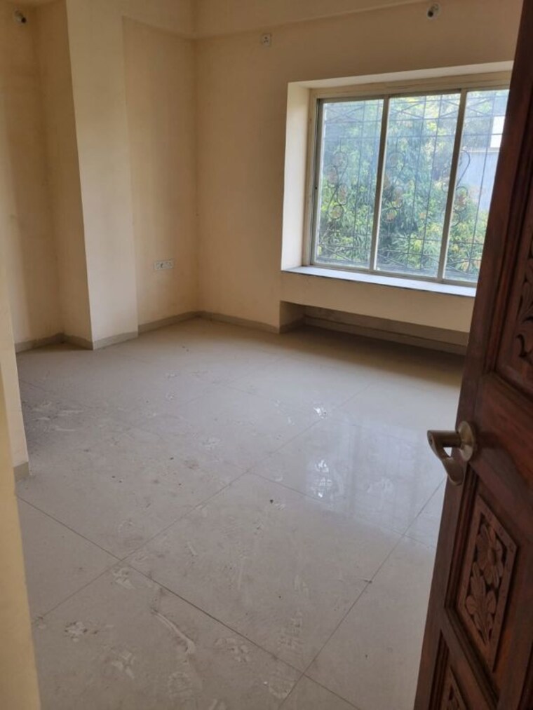 Room, market yard 4 Bedroom 1500 Sq.Ft. Apartment In Market Yard Pune 10434839