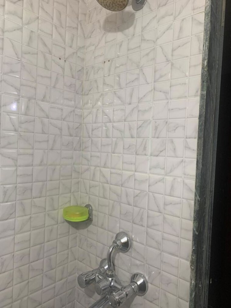 Bathroom, vile parle west 1 Bedroom 450 Sq.Ft. Apartment In Vile Parle West Mumbai 10434846