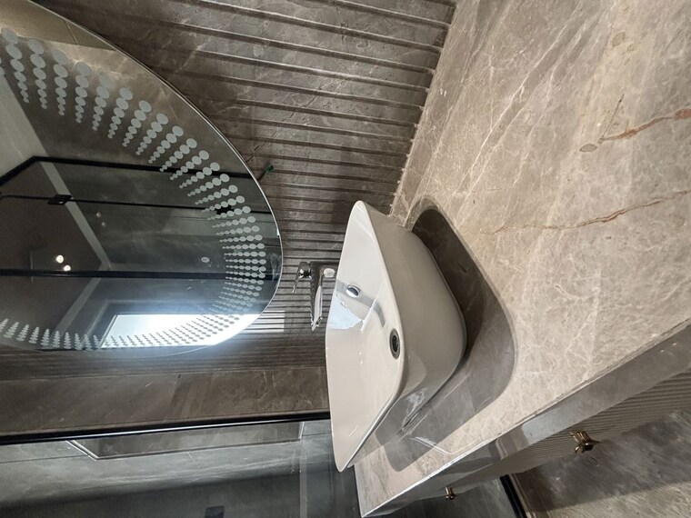 Bathroom, safdarjung enclave 4 Bedroom 4500 Sq.Ft. Builder Floor In Safdarjung Enclave Delhi 10434841