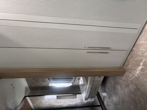 Furnished Amenities in 4 BHK Builder Floor at Safdarjung Enclave – for Sale