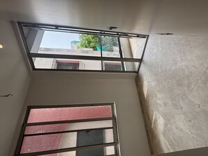 Furnished Amenities in 4 BHK Builder Floor at Safdarjung Enclave – for Sale