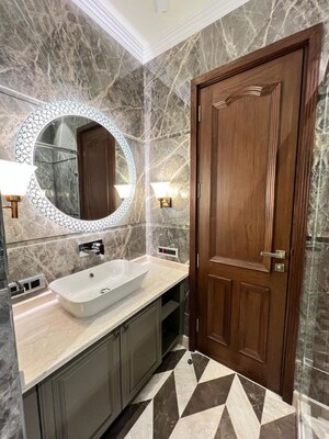 Bathroom in 4 BHK Apartment at Central Park I, Sector 42 – for Sale