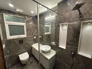 Bathroom in 4 BHK Apartment at DLF The Crest, Sector 54 – for Sale