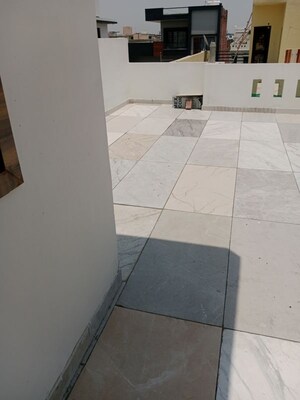 Bathroom in 1 RK Builder Floor at Sector 18 – for Rent