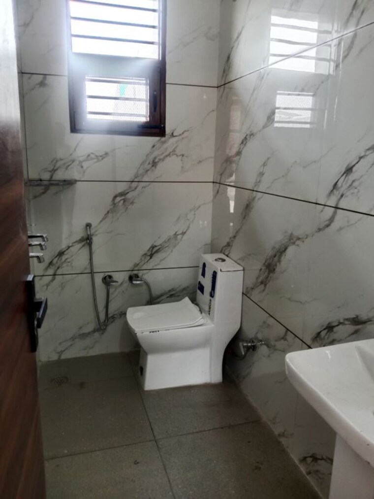 Bathroom, sector 18 1 RK 302 Sq.Ft. Builder Floor In Sector 18 Panipat 10434909