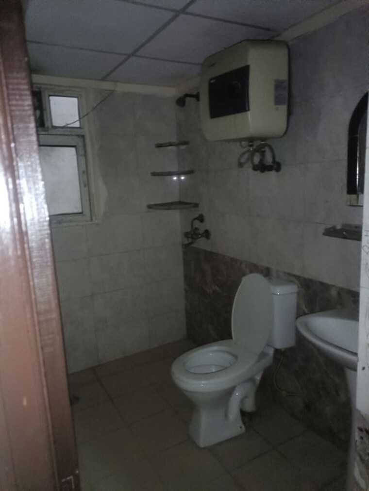 Bathroom, maxblis-grand-kingston 1 Bedroom 650 Sq.Ft. Apartment In Sector 75 Noida 10434918