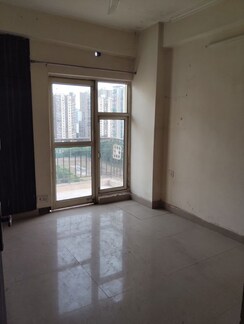 1 BHK Apartment For Rent in Maxblis Grand Kingston