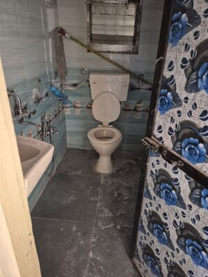 Bathroom in 2 BHK Apartment at Kopar Khairane – for Rent