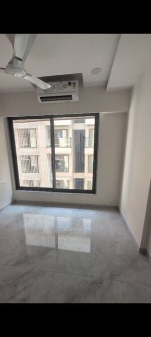 Room in 3 BHK Apartment at Aditya Residency Vile Parle, Vile Parle West – for Rent
