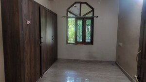 Room in 3 BHK Builder Floor at Jubilee Hills – for Rent