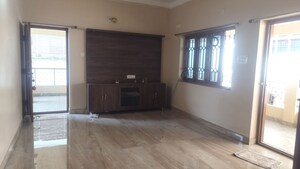 Room in 3 BHK Builder Floor at Jubilee Hills – for Rent