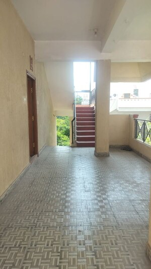 Room in 3 BHK Builder Floor at Jubilee Hills – for Rent