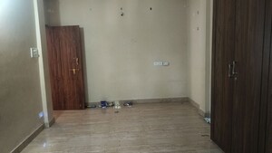 Room in 3 BHK Builder Floor at Jubilee Hills – for Rent