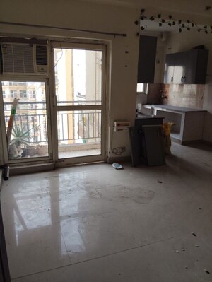 Room in 2 BHK Apartment at Aims Golf City, Sector 75 – for Rent
