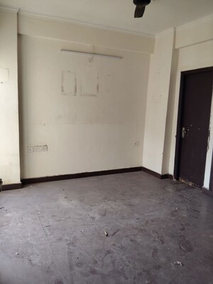 Room in 2 BHK Apartment at Aims Golf City, Sector 75 – for Rent