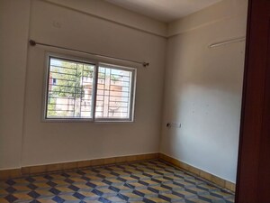 Room in 2 BHK Apartment at Halasuru – for Rent