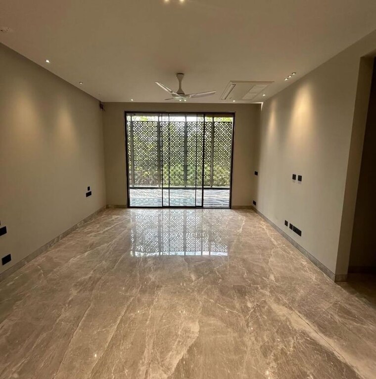 Room, south extension ii 4 Bedroom 9000 Sq.Ft. Independent House In South Extension ii Delhi 10435031