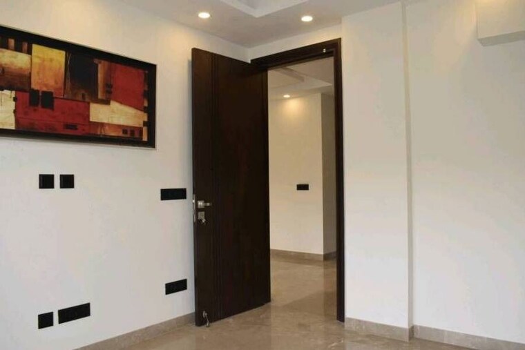 Room, emaar-emerald-floors 5 Bedroom 758 Sq.Yd. Builder Floor In Sector 65 Gurgaon 10435115