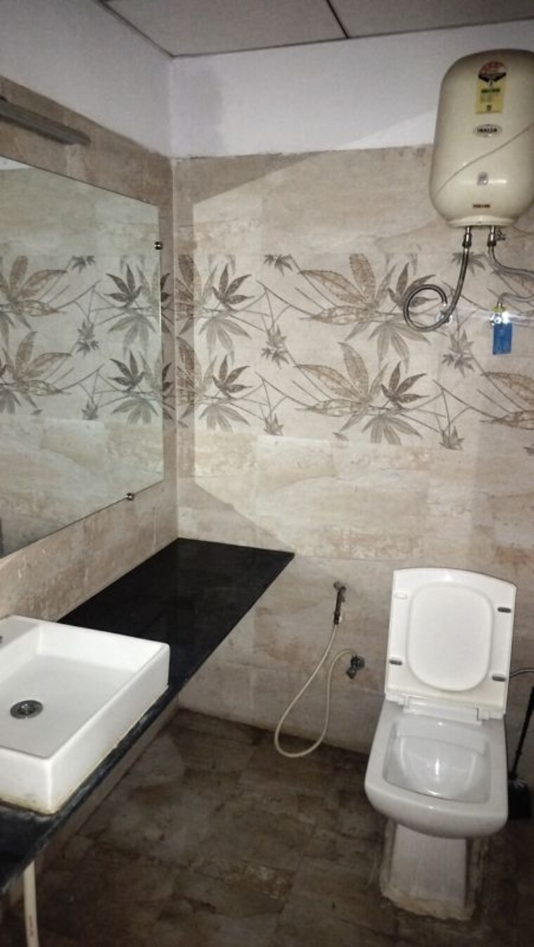 Bathroom, paramount-golf-forest-studio-apartments-oak-tower 1 RK 435 Sq.Ft. Apartment In Zeta I Greater Noida Greater Noida 10435133