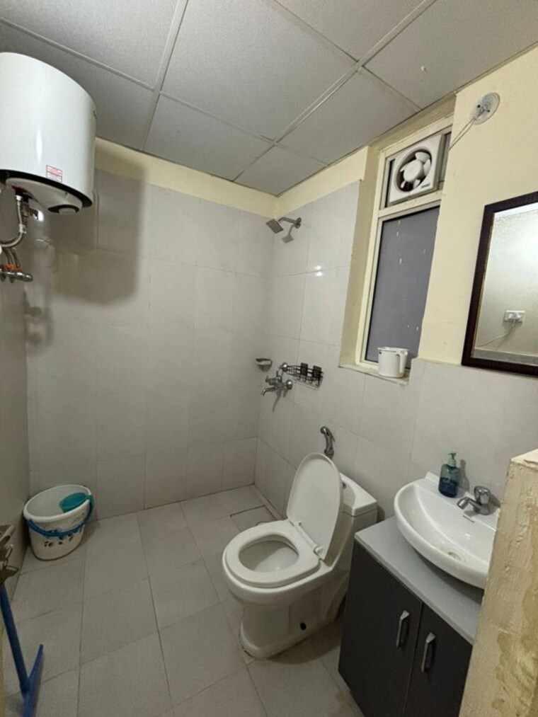 Bathroom, pyramid-fusion-homes 2 Bedroom 760 Sq.Ft. Apartment In Sector 70a Gurgaon 10435151
