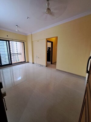 Room in 2 BHK Apartment at K Raheja Raheja Residency, Malad East – for Rent