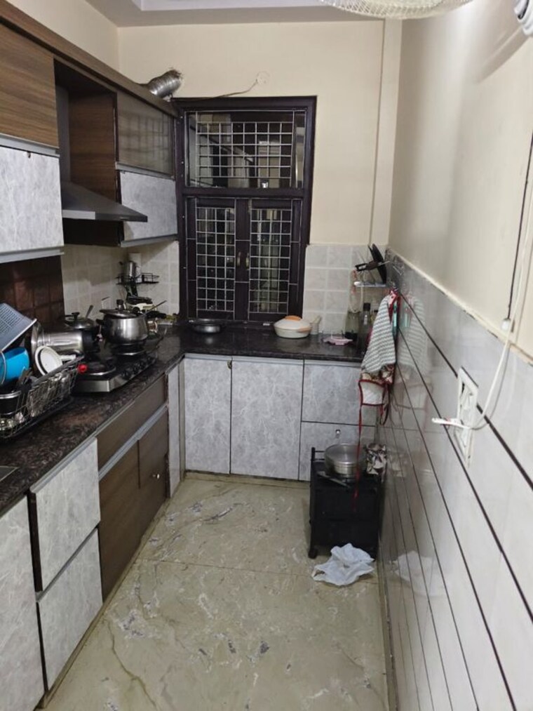 Kitchen, rohini sector 3 3 Bedroom 1100 Sq.Ft. Builder Floor In Rohini Sector 3 Delhi 10435163