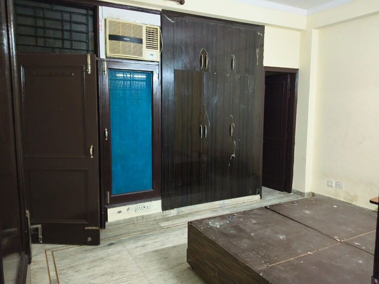 Room, sector 46 3 Bedroom 3200 Sq.Ft. Apartment In Sector 46 Noida 10435143