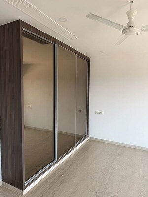 Room in 4 BHK Apartment at G Block Bkc – for Sale