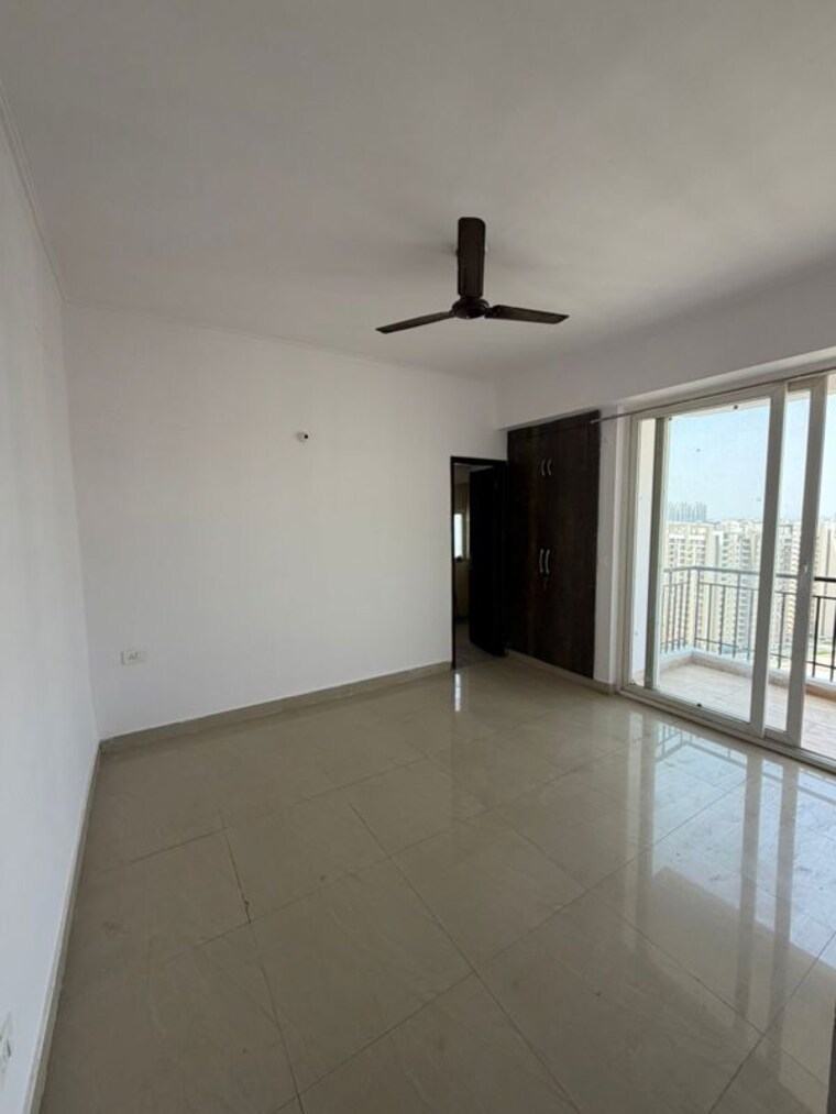 Room, amrapali-centurian-park-phase-ii 4 Bedroom 3392 Sq.Ft. Apartment In Tech Zone 4 Greater Noida Greater Noida 10435182
