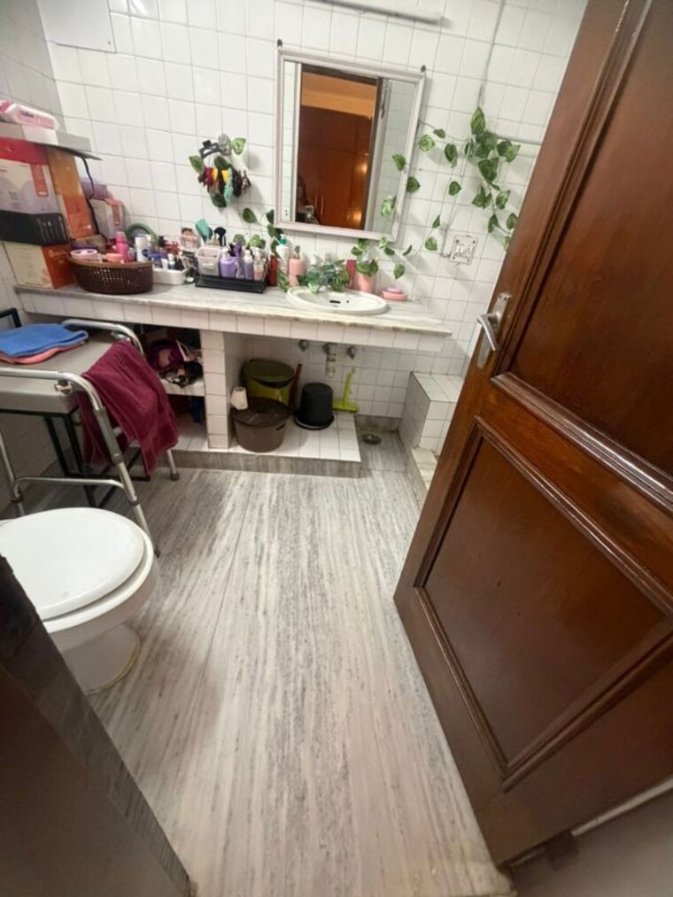 Kitchen, alaknanda-society 3 Bedroom 2256 Sq.Ft. Builder Floor In Sector 56 Gurgaon 10435226