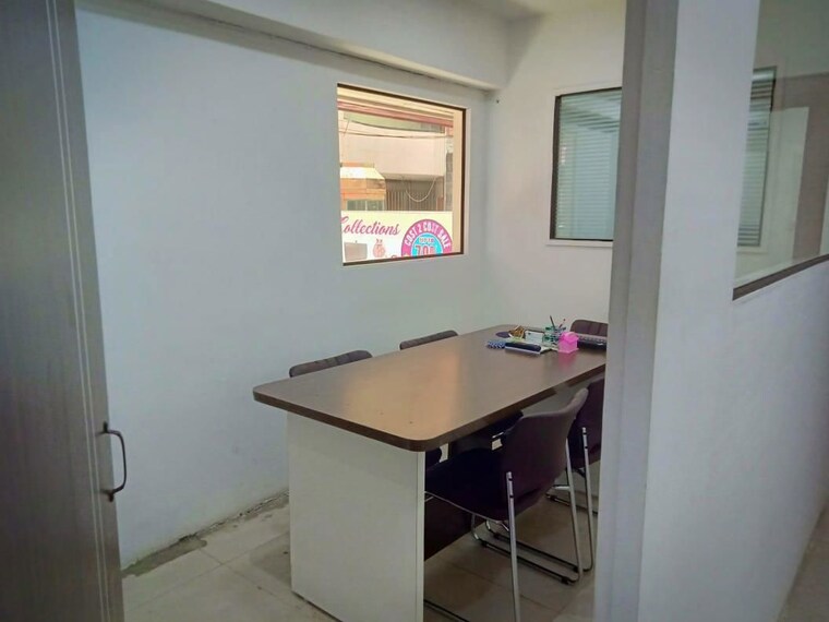 undefined, palasia square Commercial Office Space 1100 Sq.Ft. In Palasia Square Indore 10435229