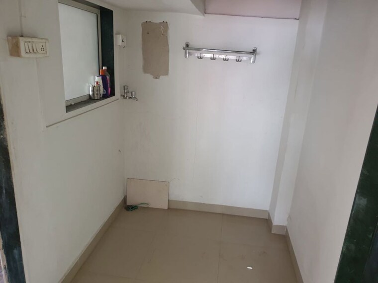 Bathroom, mantri-park-i-and-ii 1 Bedroom 537 Sq.Ft. Apartment In Kothrud Pune 10435230