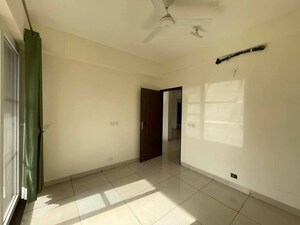 3 BHK Apartment For Sale in BPTP Amstoria, Sector 102