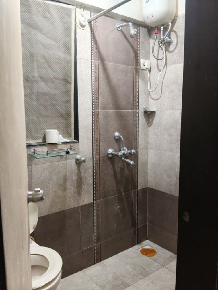Bathroom, sumit-artista 2 Bedroom 1200 Sq.Ft. Apartment In Santacruz East Mumbai 10435275