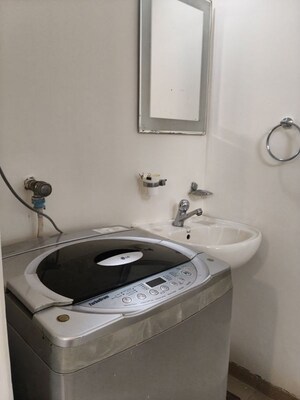 Furnished Amenities in 2 BHK Apartment at Sumit Artista, Santacruz East – for Rent