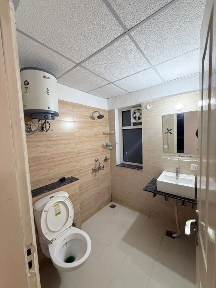 Washroom, kharar road 3 Bedroom 1700 Sq.Ft. Apartment In Kharar Road Mohali 10435266