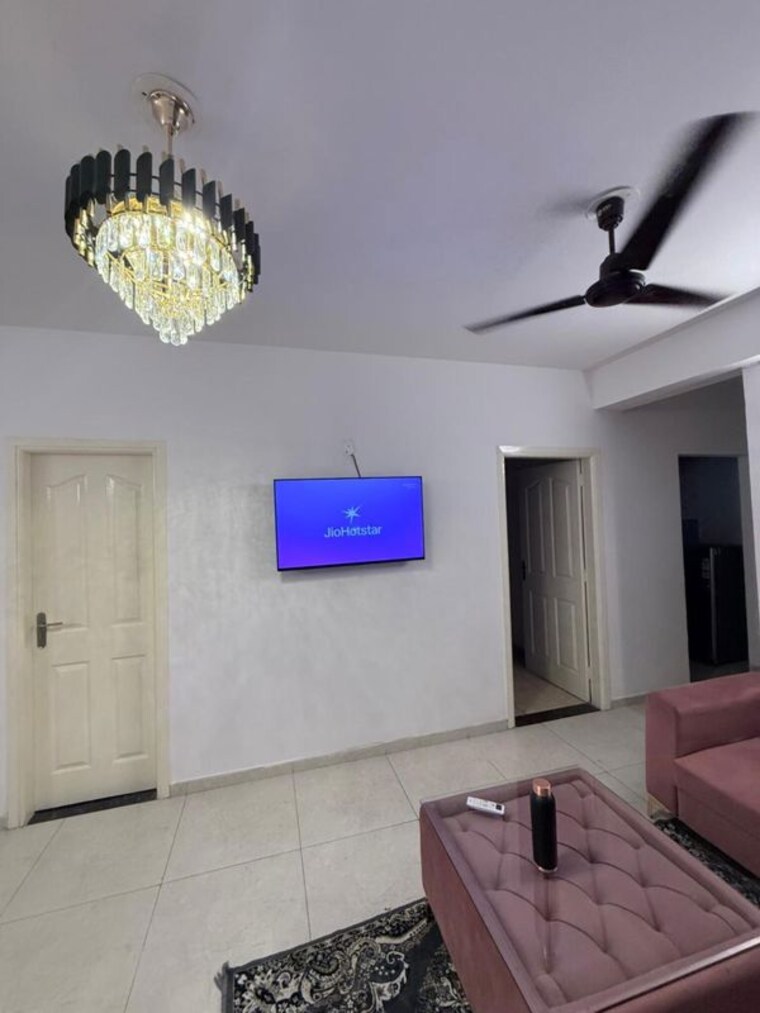Room, kharar road 3 Bedroom 1700 Sq.Ft. Apartment In Kharar Road Mohali 10435266