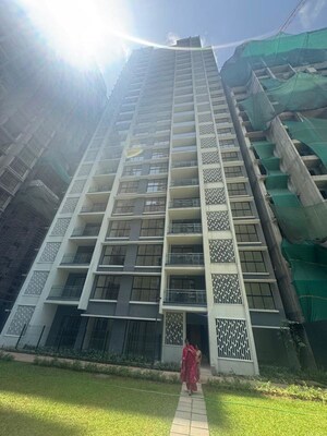 2 BHK Apartment For Rent in Lodha Woods, Kandivali East