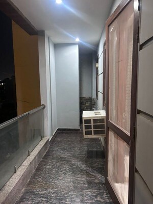 Building Lobby in 4 BHK Builder Floor at Sector 57 – for Rent